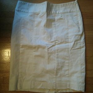 * Host Pick * The Limited Collection White Pencil Skirt, sz 2